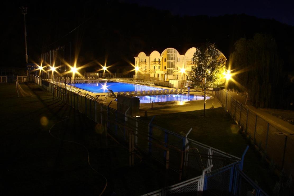Oras Zlatna Hotel Kültér fotó